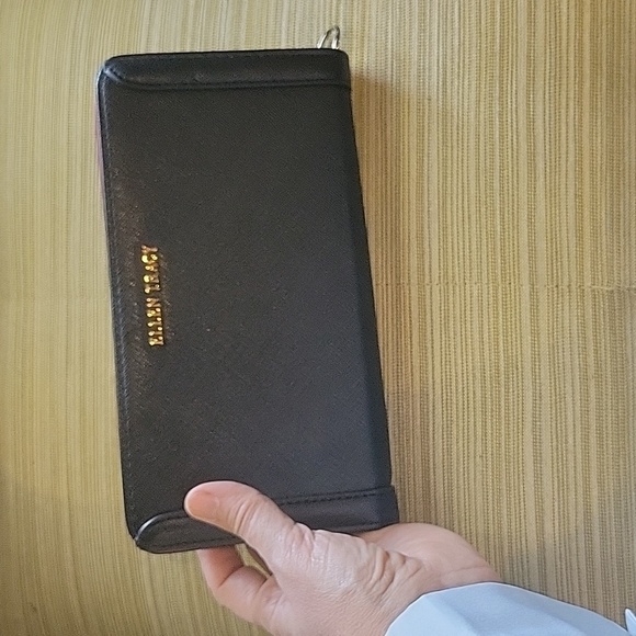 Ellen Tracy wallet. Perfect condition, new no tag. - Picture 7 of 7